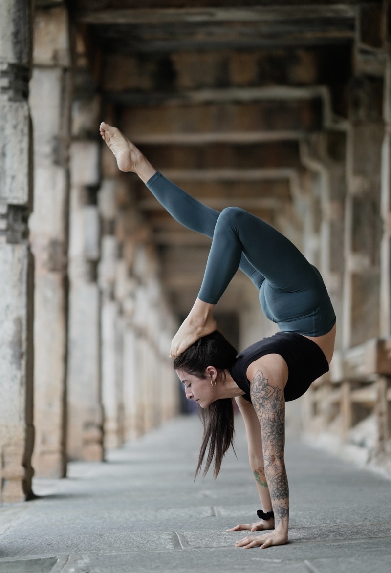 Daniela Gómez practicando Ashtanga Yoga